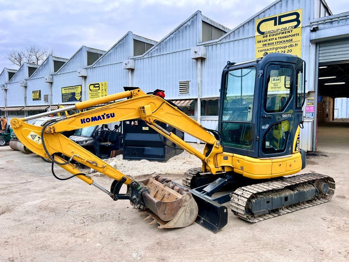 2016 Komatsu PC35MR-3 mini excavator, side view 2016 Komatsu PC35MR-3 mini excavator, side view