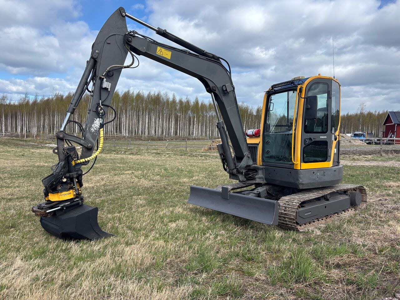 2007 Volvo ECR58 PLUS excavator side view 2007 Volvo ECR58 PLUS excavator side view