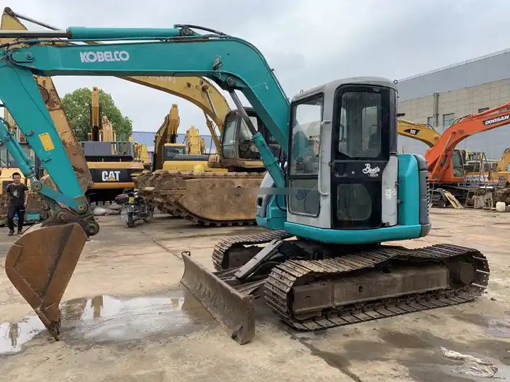 2022 Kobelco SK75 mini excavator, side view 2022 Kobelco SK75 mini excavator, side view