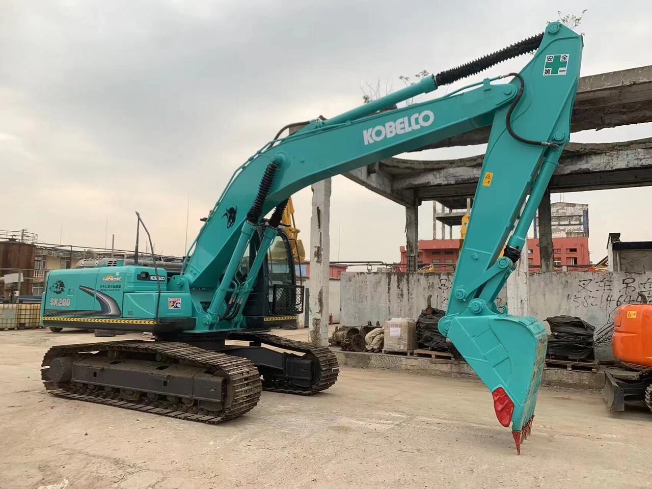 2016 Kobelco SK200-8 crawler excavator, side view 2016 Kobelco SK200-8 crawler excavator, side view