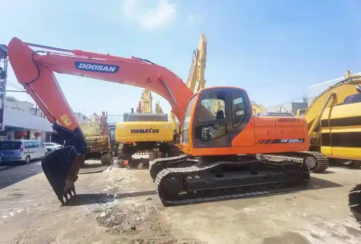2021 Doosan DX225LC crawler excavator, side view 2021 Doosan DX225LC crawler excavator, side view