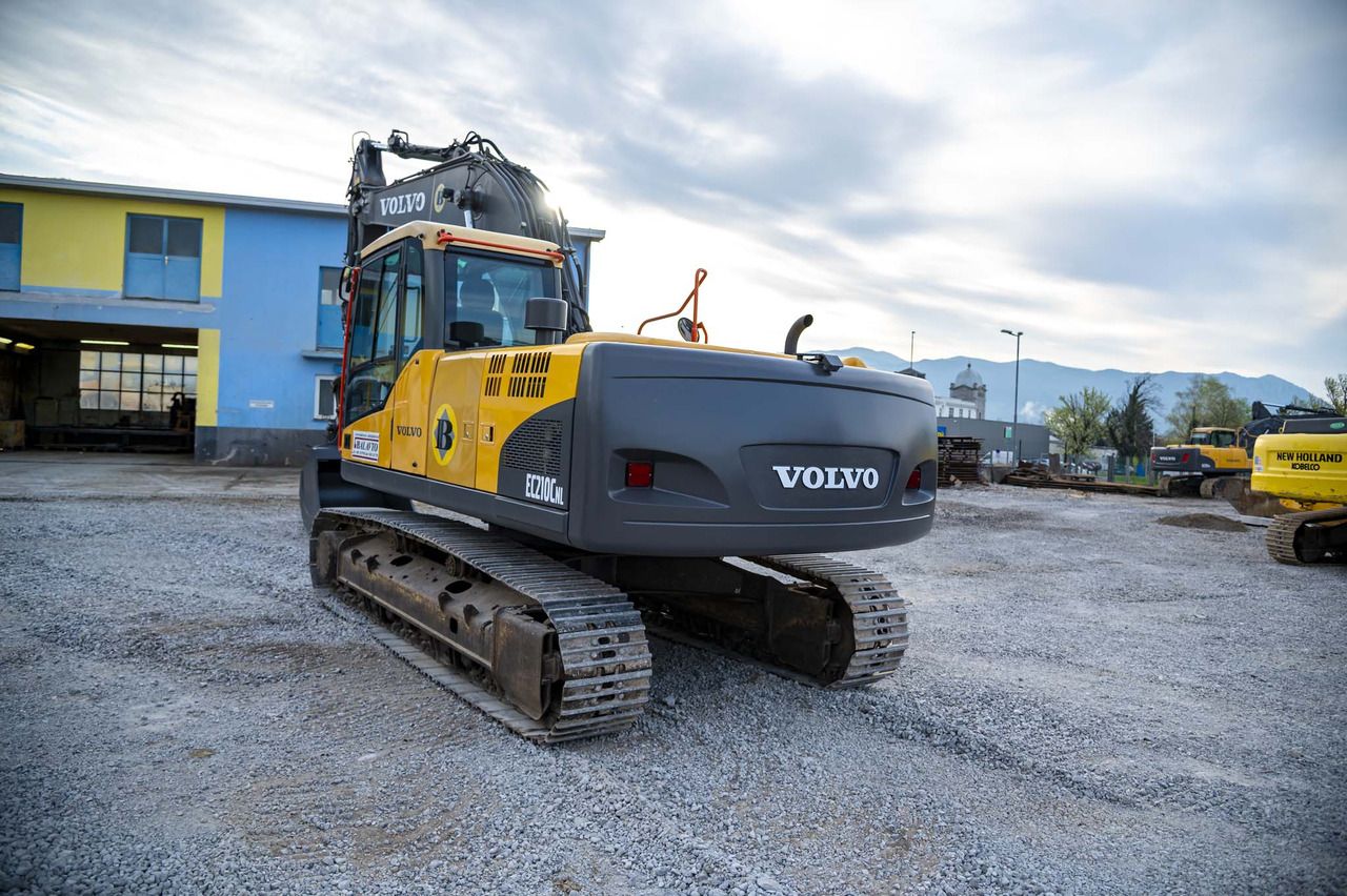 2009 Volvo EC210CNL crawler excavator, rear three-quarter view 2009 Volvo EC210CNL crawler excavator, rear three-quarter view