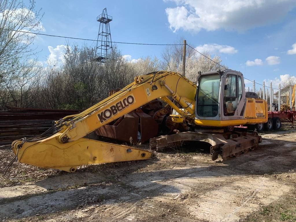 2007 Kobelco E215B crawler excavator side view 2007 Kobelco E215B crawler excavator side view