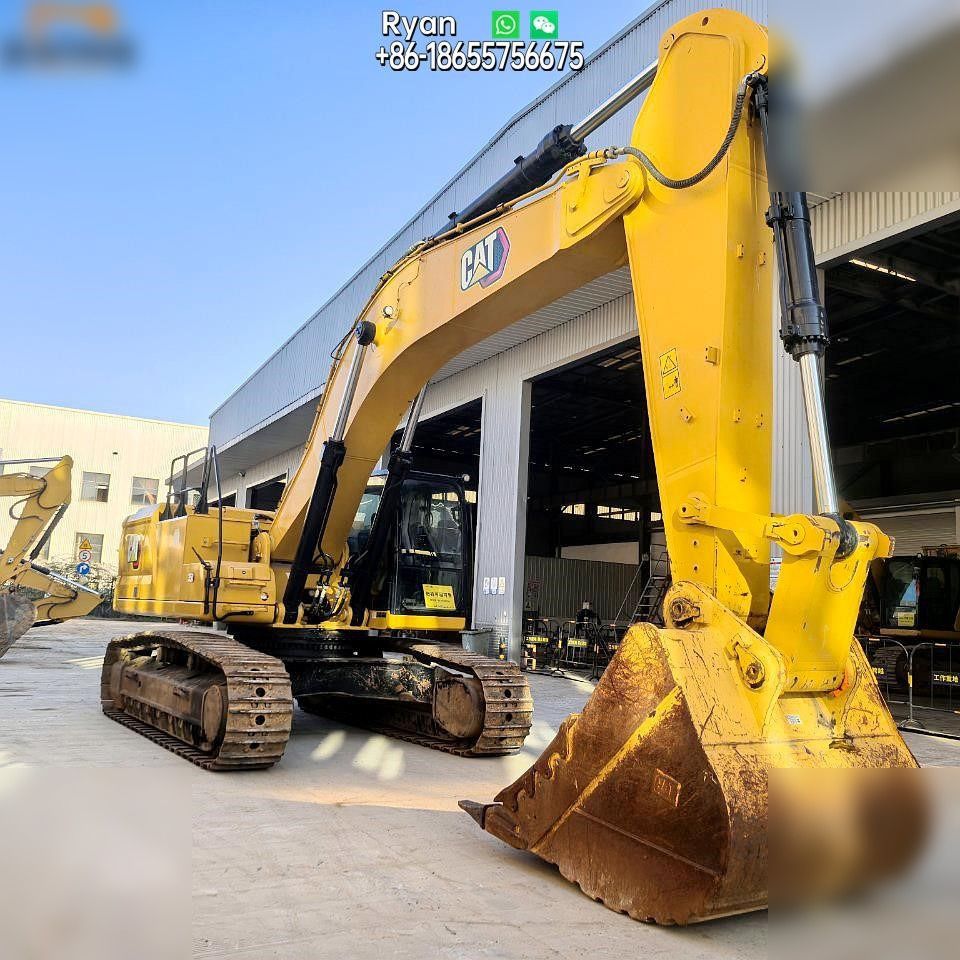 2021 Caterpillar 350 crawler excavator, front three-quarter view 2021 Caterpillar 350 crawler excavator, front three-quarter view