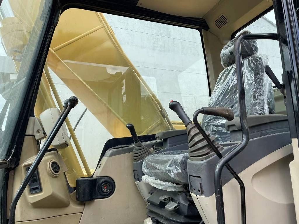 2021 Caterpillar 320C crawler excavator interior view 2021 Caterpillar 320C crawler excavator interior view