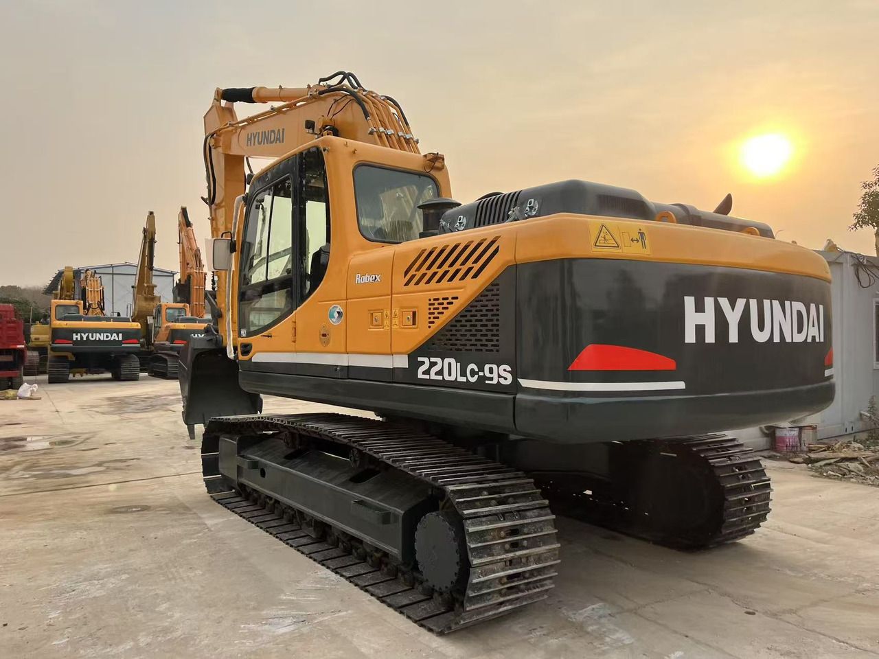 2022 Hyundai R220LC-9S crawler excavator, rear three-quarter view 2022 Hyundai R220LC-9S crawler excavator, rear three-quarter view