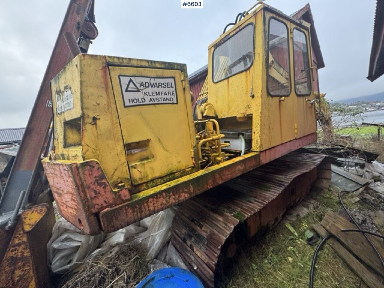 1978 Brøyt X20T excavator, rear three-quarter view