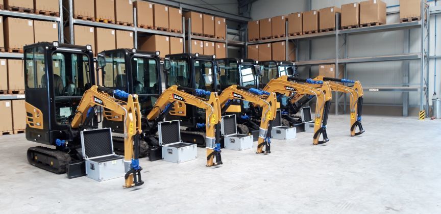 2025 Sany SY18C mini excavator row 2025 Sany SY18C mini excavator row