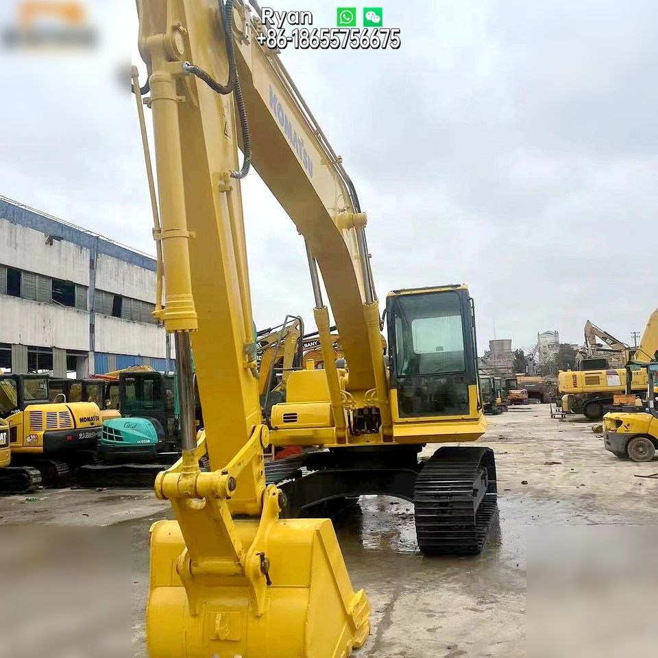 2007 Komatsu PC200-7 crawler excavator, front three-quarter view 2007 Komatsu PC200-7 crawler excavator, front three-quarter view
