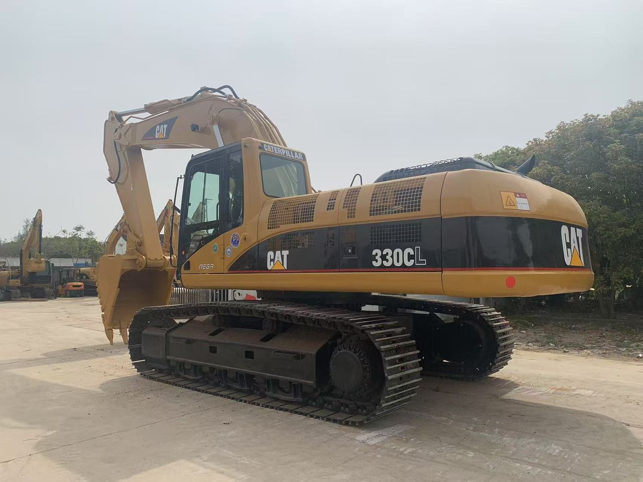 2018 Caterpillar 330CL crawler excavator, rear three-quarter view 2018 Caterpillar 330CL crawler excavator, rear three-quarter view