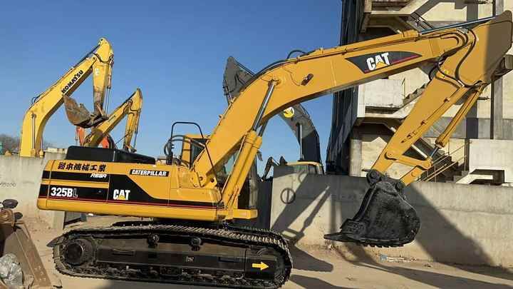 2024 Caterpillar 325BL crawler excavator, side profile view 2024 Caterpillar 325BL crawler excavator, side profile view