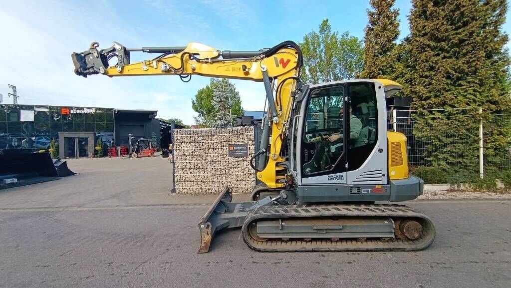 2021 Wacker Neuson ET90 mini excavator side view 2021 Wacker Neuson ET90 mini excavator side view