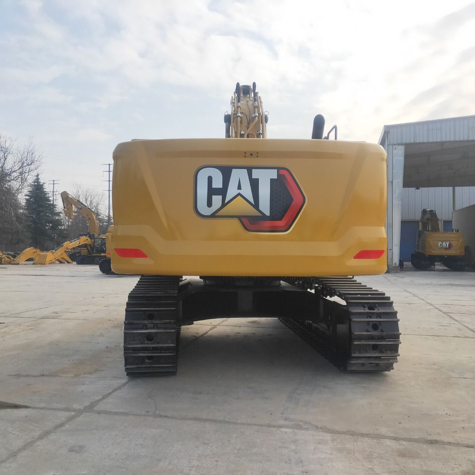 2026 Caterpillar 350 crawler excavator rear view 2026 Caterpillar 350 crawler excavator rear view