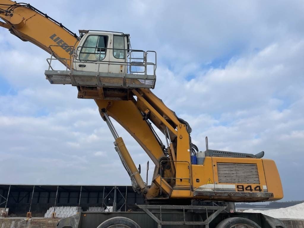 2008 Liebherr 944 material handler side view