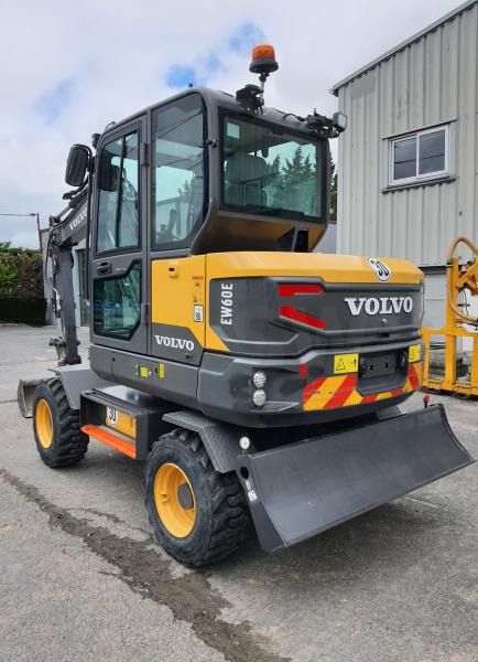2021 Volvo EW60E wheel excavator, rear three-quarter view 2021 Volvo EW60E wheel excavator, rear three-quarter view