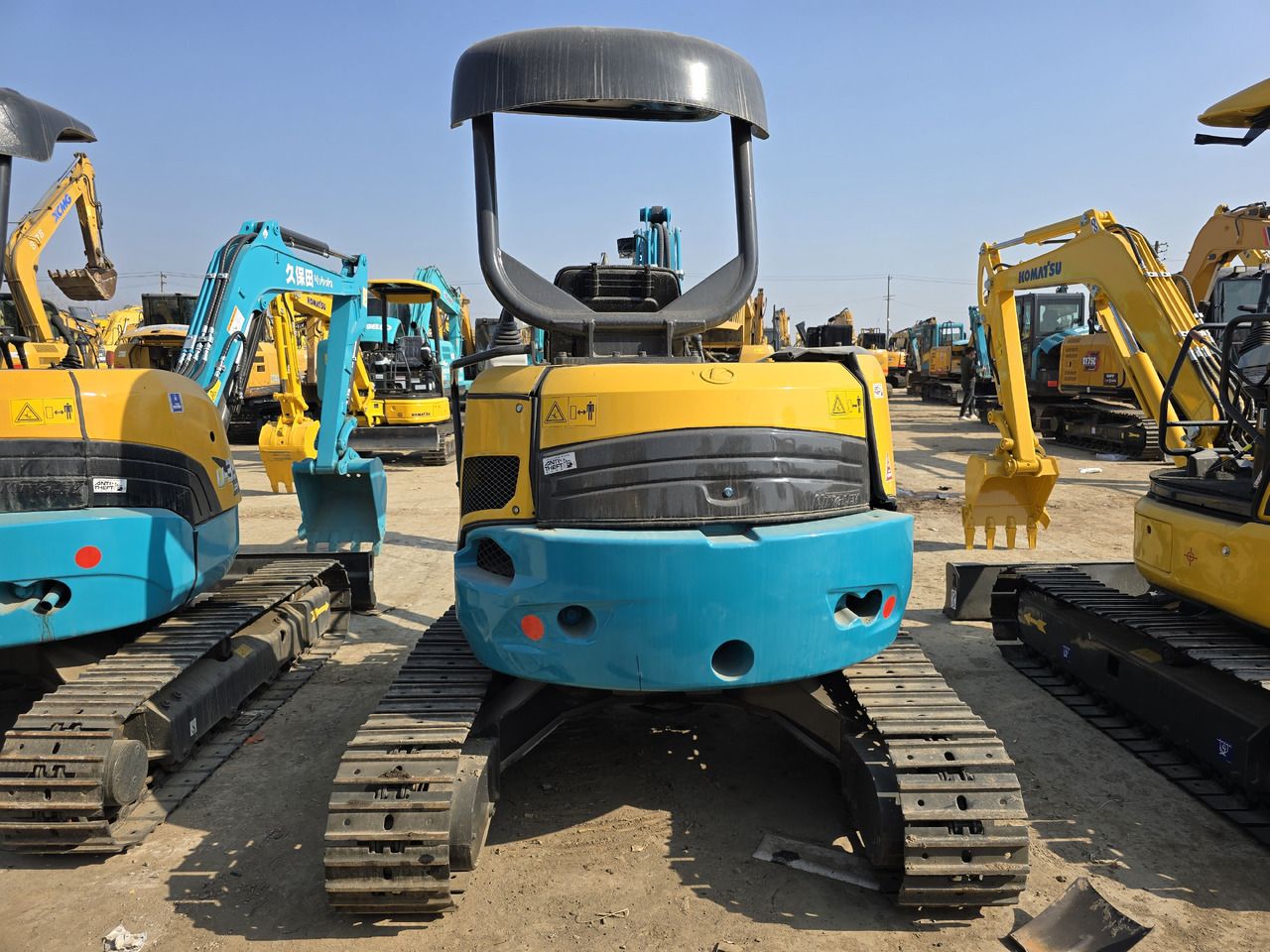 2024 Kubota U35 mini excavator rear view 2024 Kubota U35 mini excavator rear view