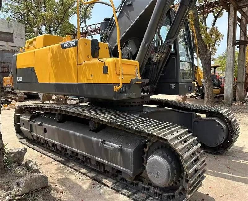2023 Volvo EC480D crawler excavator, rear three-quarter view