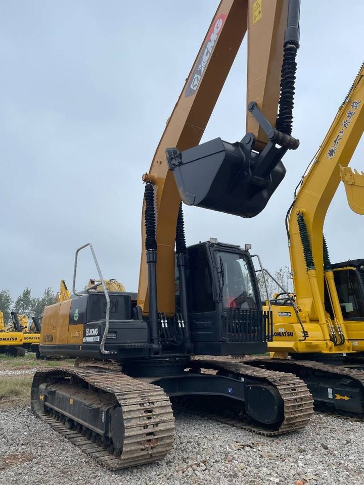 2023 XCMG XE215DA crawler excavator, front three-quarter view 2023 XCMG XE215DA crawler excavator, front three-quarter view