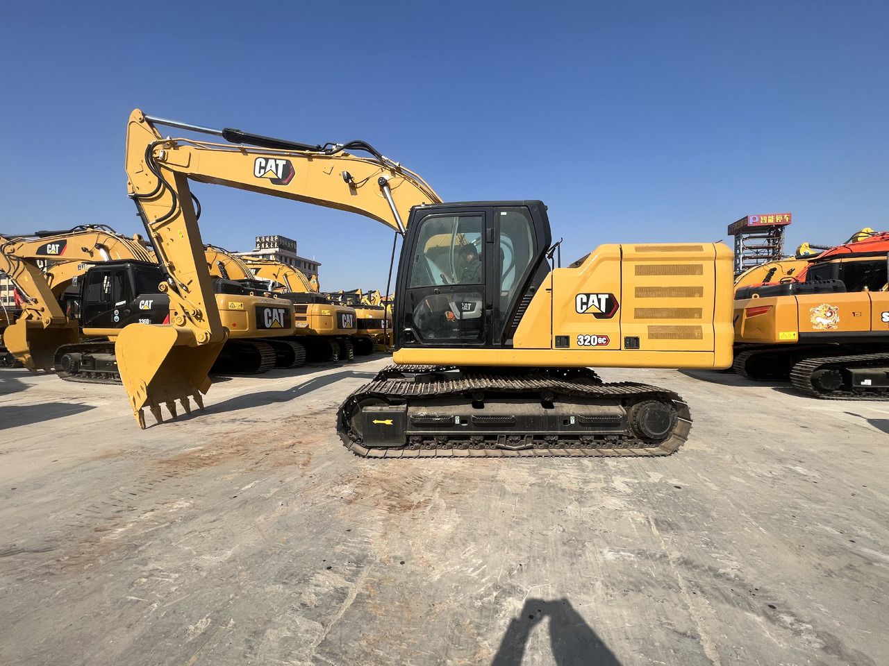 2024 Caterpillar 320GC crawler excavator, side profile view 2024 Caterpillar 320GC crawler excavator, side profile view