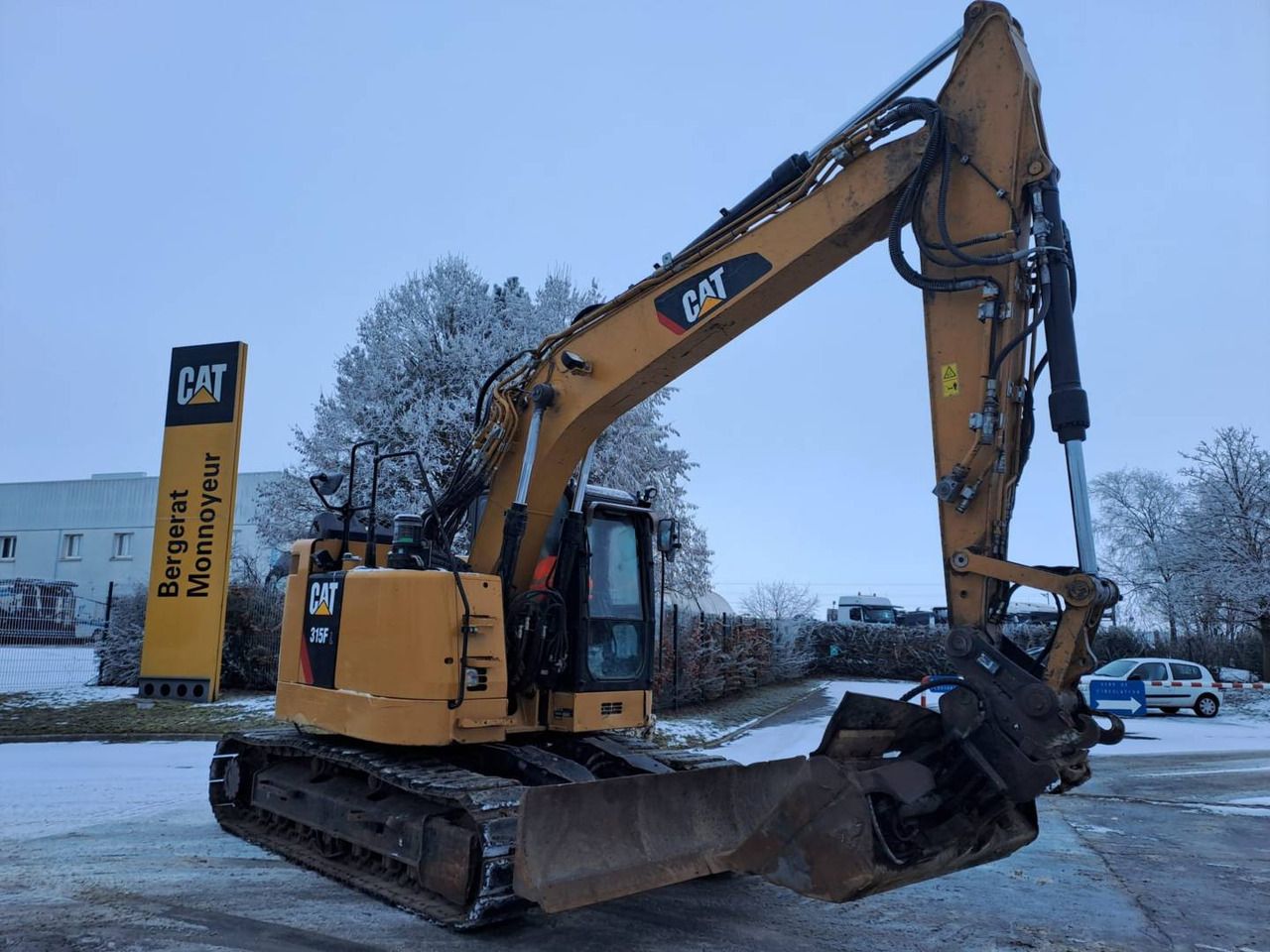 2018 Caterpillar 315F crawler excavator, side view 2018 Caterpillar 315F crawler excavator, side view