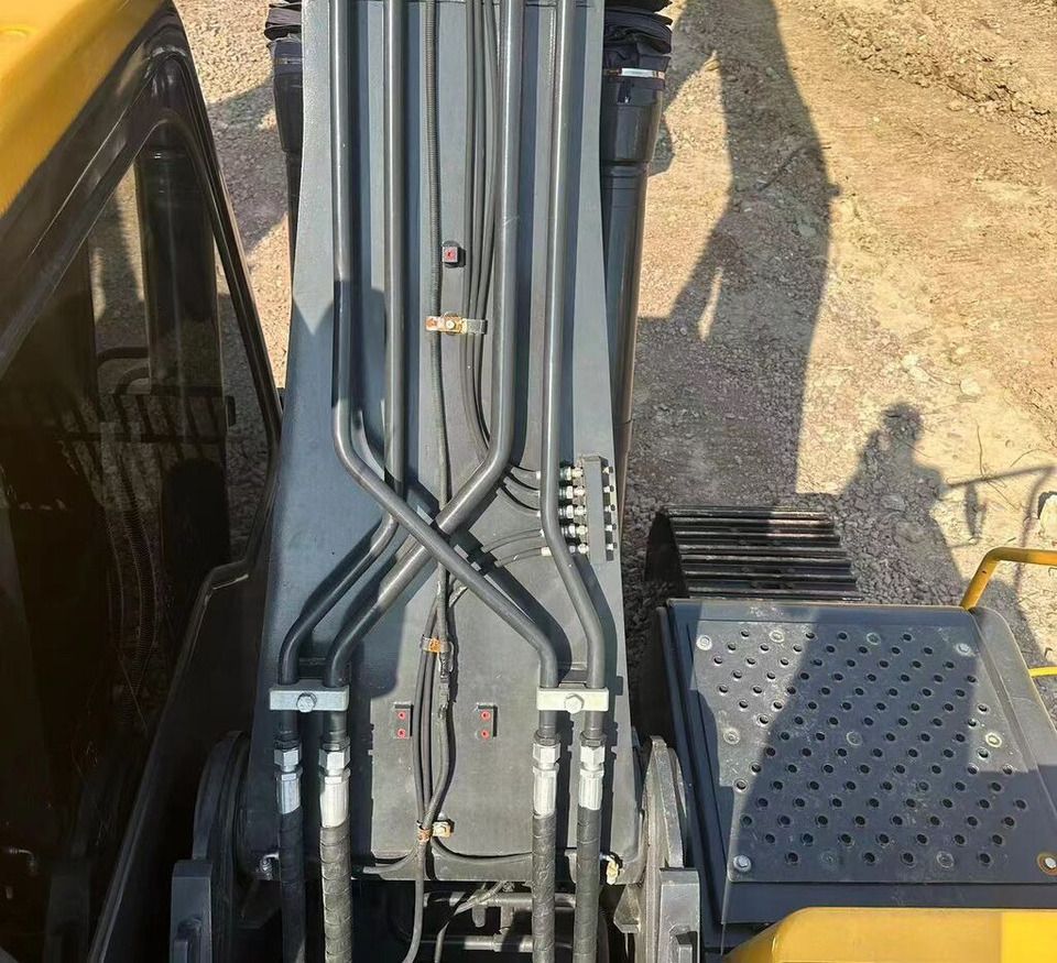 2018 Volvo EC210 crawler excavator boom and hydraulic lines view 2018 Volvo EC210 crawler excavator boom and hydraulic lines view