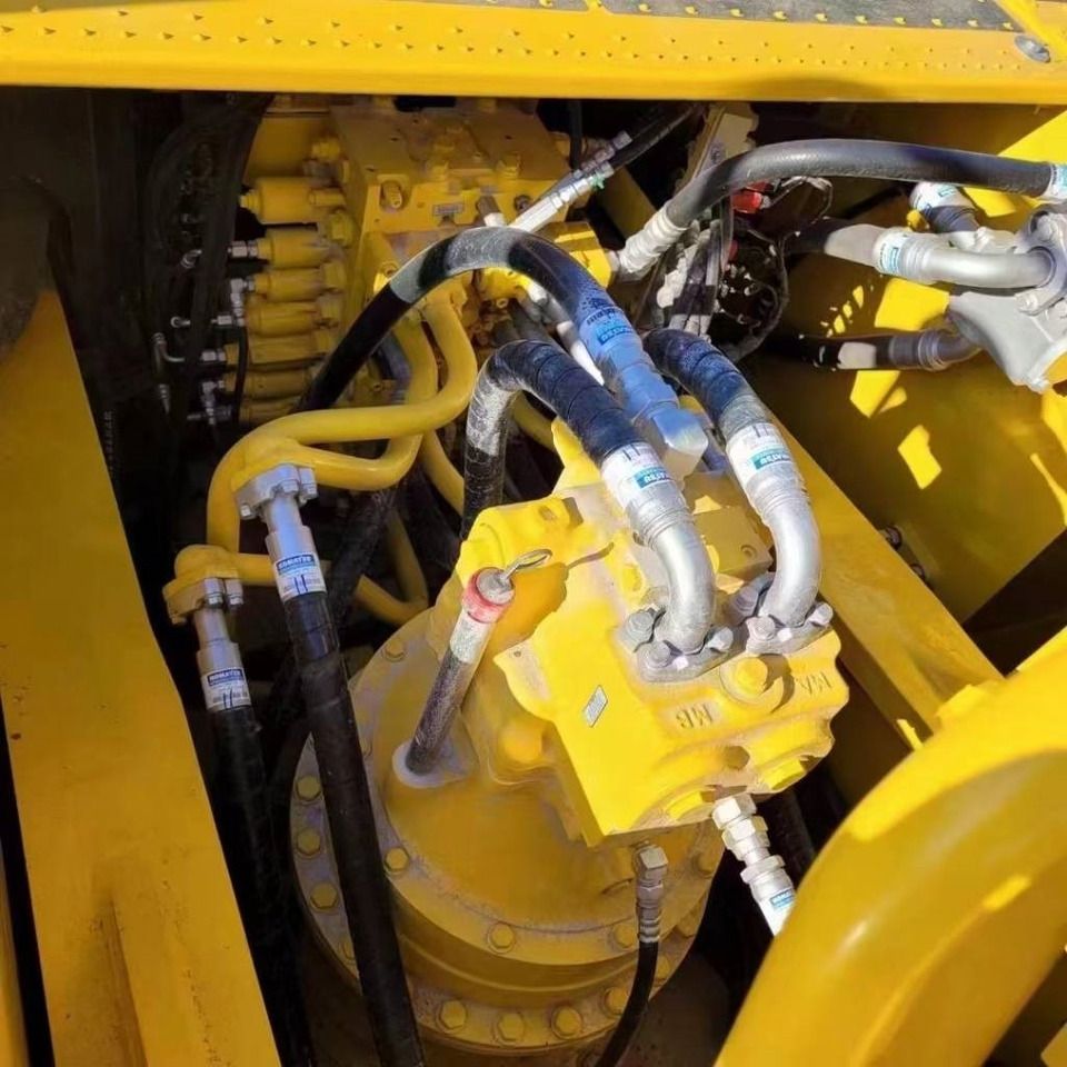 2023 Komatsu PC450 crawler excavator hydraulic system detail