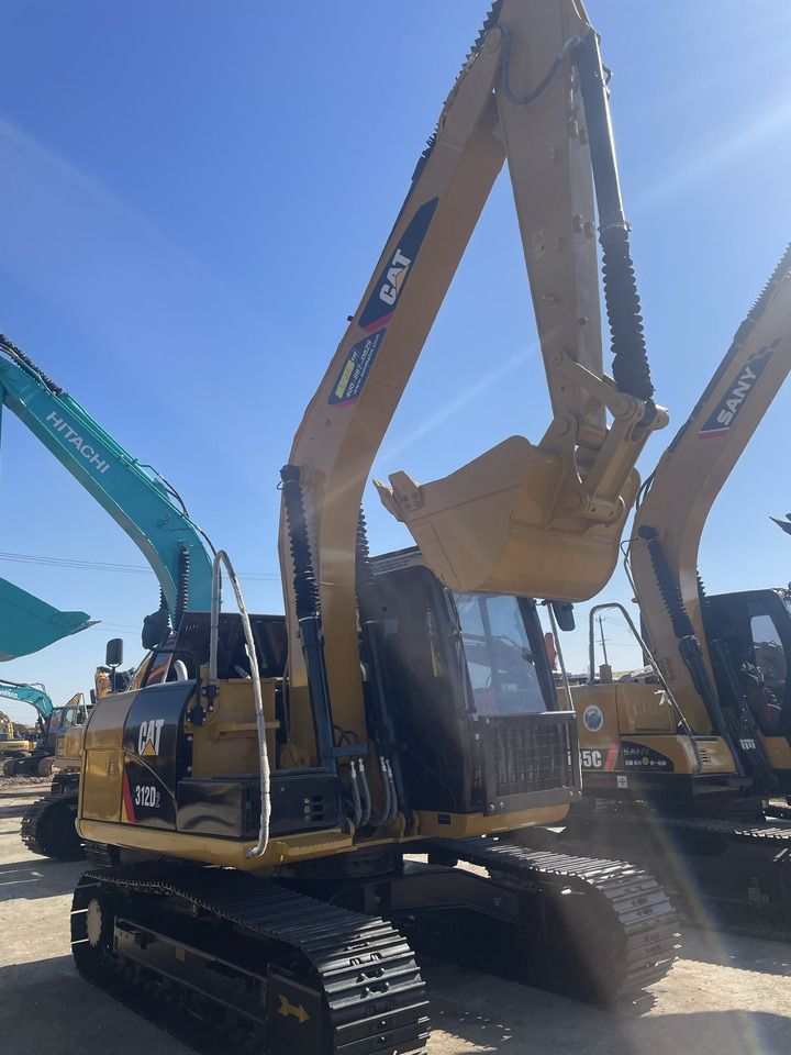 2024 Caterpillar 312D2 crawler excavator, side view 2024 Caterpillar 312D2 crawler excavator, side view