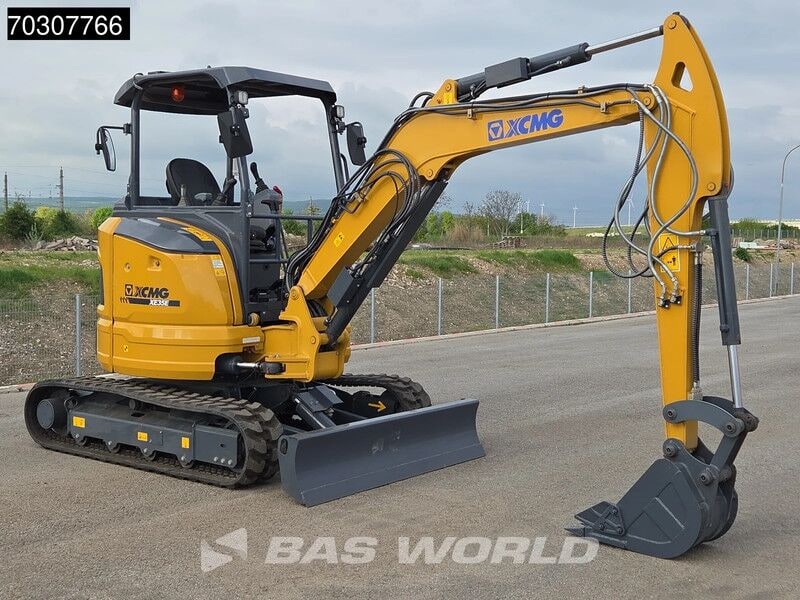 2025 XCMG XE35 E mini excavator, side view