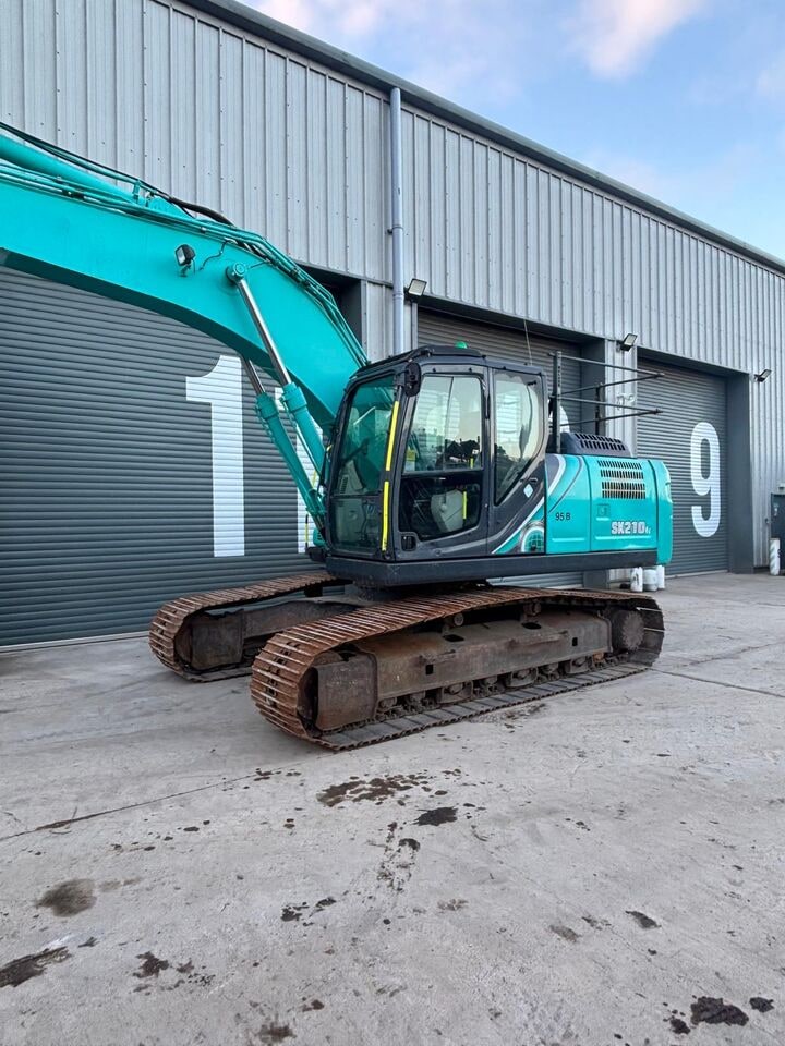 2019 Kobelco SK210LC-10 crawler excavator side view 2019 Kobelco SK210LC-10 crawler excavator side view