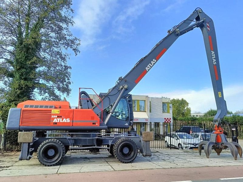 2019 Atlas 350MH material handler side view 2019 Atlas 350MH material handler side view