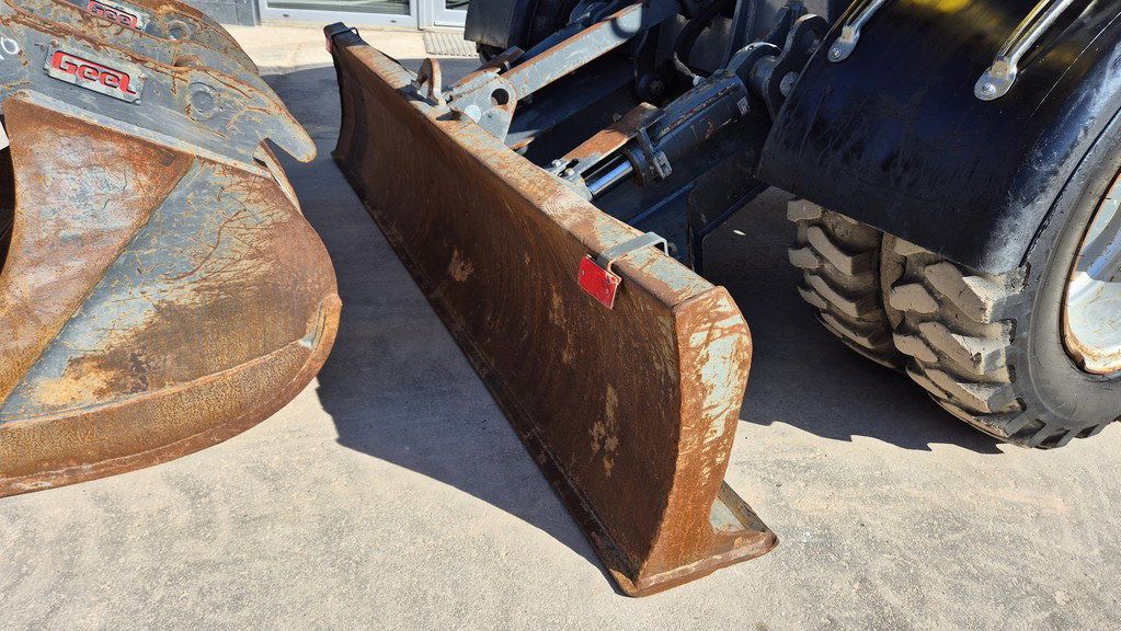 2021 Wacker Neuson EW100 wheel excavator dozer blade and bucket 2021 Wacker Neuson EW100 wheel excavator dozer blade and bucket