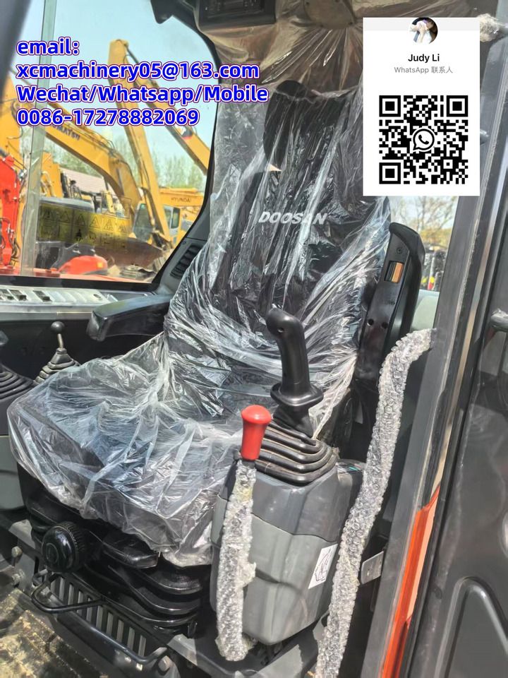 2023 Doosan DX60-9C mini excavator interior view 2023 Doosan DX60-9C mini excavator interior view
