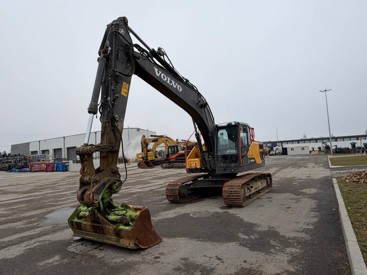 2020 Volvo EC220EL crawler excavator, front three-quarter view