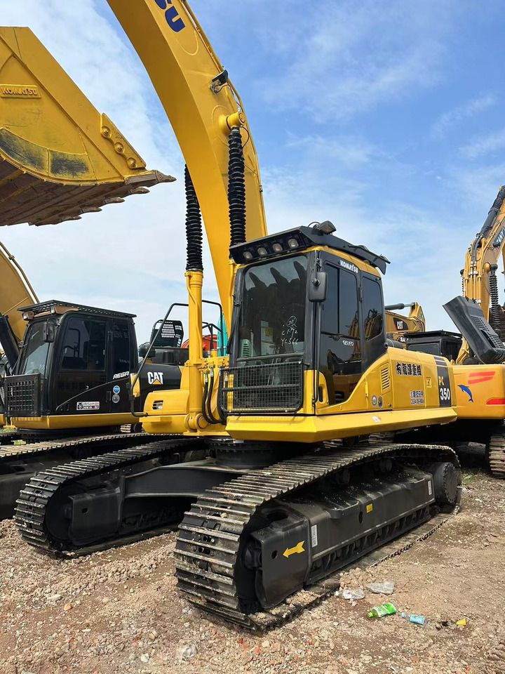 2024 Komatsu PC350-7 crawler excavator, side view 2024 Komatsu PC350-7 crawler excavator, side view