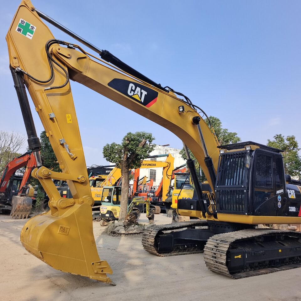 2025 Caterpillar 330D2L crawler excavator, side profile view 2025 Caterpillar 330D2L crawler excavator, side profile view