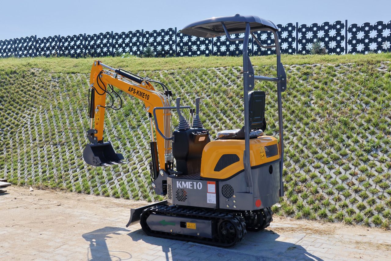 2025 APS KME10 mini excavator, rear three-quarter view 2025 APS KME10 mini excavator, rear three-quarter view