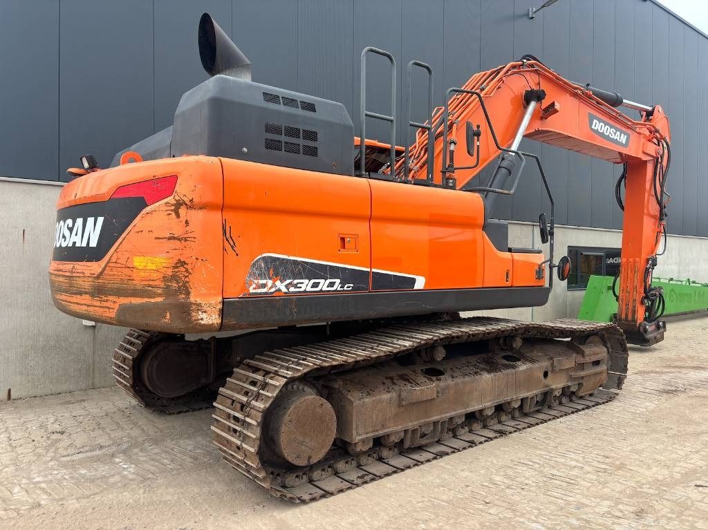 2017 Doosan DX300LC-5 crawler excavator, rear three-quarter view 2017 Doosan DX300LC-5 crawler excavator, rear three-quarter view