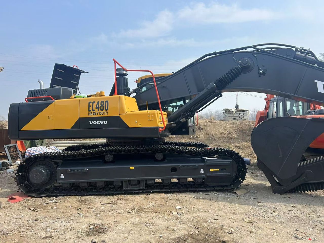 2023 Volvo EC480 crawler excavator side view 2023 Volvo EC480 crawler excavator side view