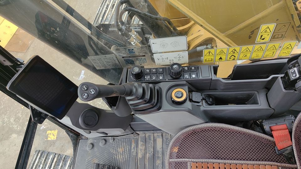 2019 Caterpillar 320GC crawler excavator interior cab view 2019 Caterpillar 320GC crawler excavator interior cab view