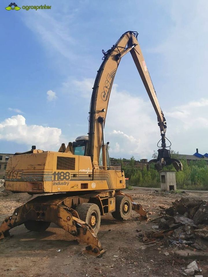 2001 CASE 1188 P wheel excavator, rear three-quarter view 2001 CASE 1188 P wheel excavator, rear three-quarter view