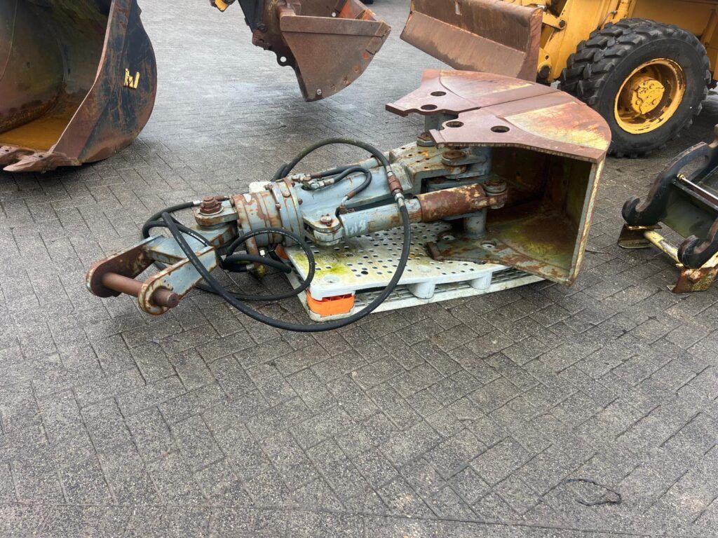 2000 CASE 788 Wheel Excavator hydraulic attachment detail 2000 CASE 788 Wheel Excavator hydraulic attachment detail