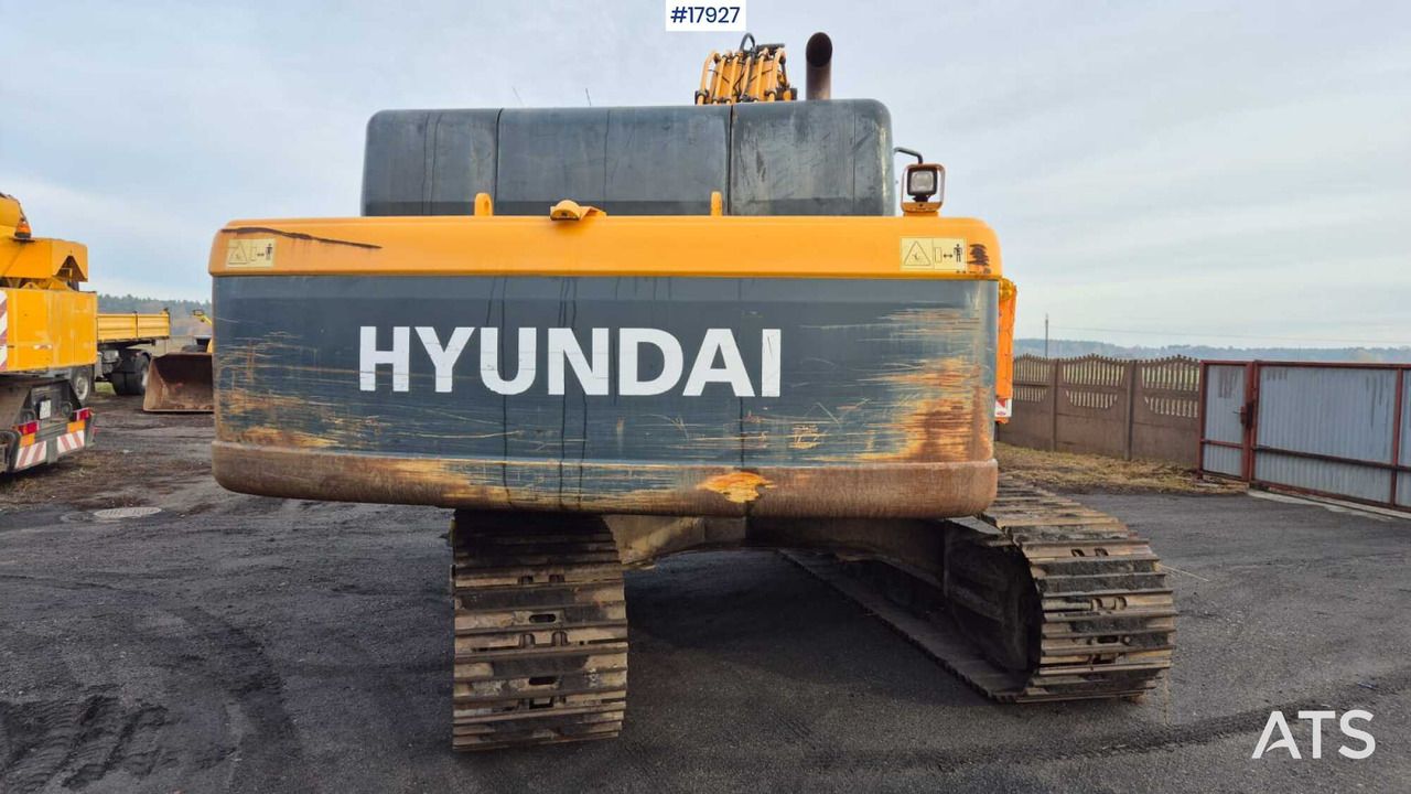 2015 Hyundai R330LC-9A crawler excavator rear view 2015 Hyundai R330LC-9A crawler excavator rear view