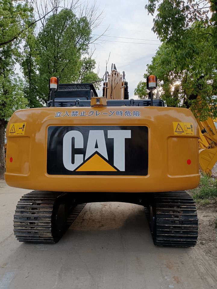 Гусеничный экскаватор 2024 Caterpillar 320D2, вид сзади