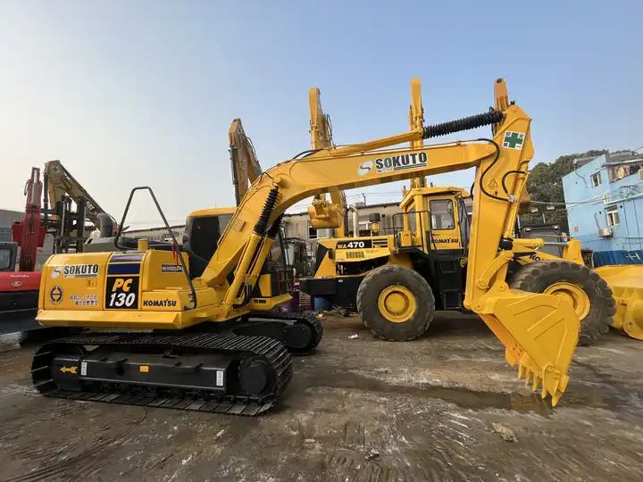 2019 Komatsu PC130 crawler excavator, side view