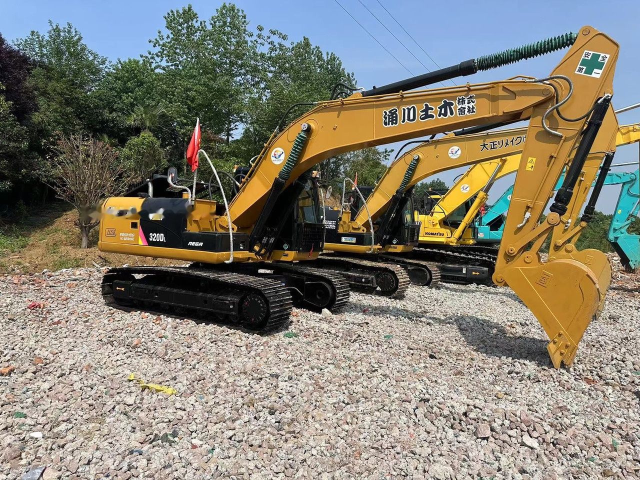 Гусеничный экскаватор 2021 Caterpillar 320D2, вид сбоку