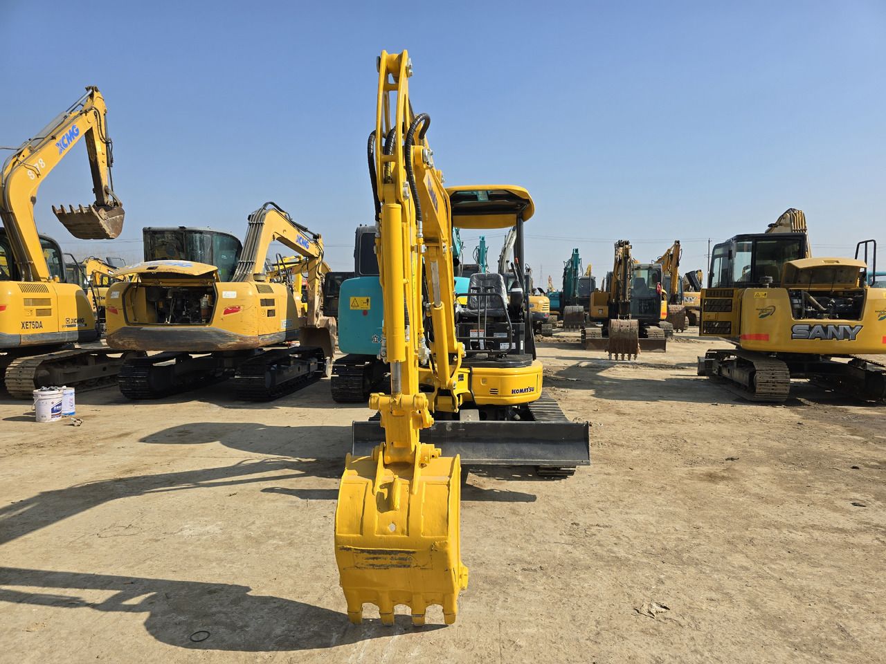 2024 Komatsu PC35 mini excavator, front view 2024 Komatsu PC35 mini excavator, front view