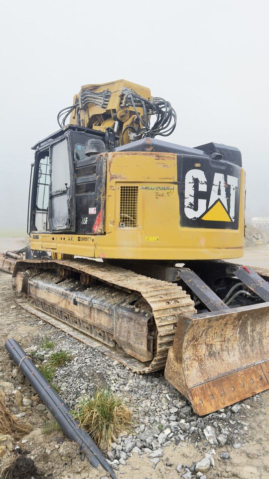 2018 Caterpillar 335FLCR crawler excavator rear three-quarter view
