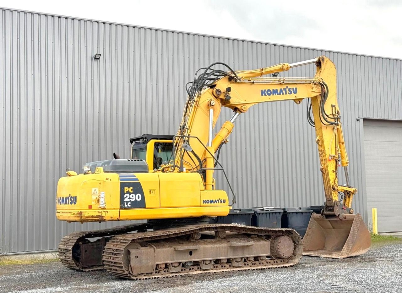 2008 Komatsu PC290LC-8 crawler excavator, side view 2008 Komatsu PC290LC-8 crawler excavator, side view