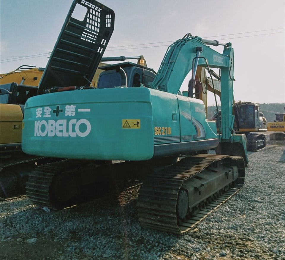 2019 Kobelco SK210 crawler excavator rear view 2019 Kobelco SK210 crawler excavator rear view