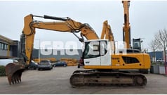 2013 Liebherr R926 LC crawler excavator, side view